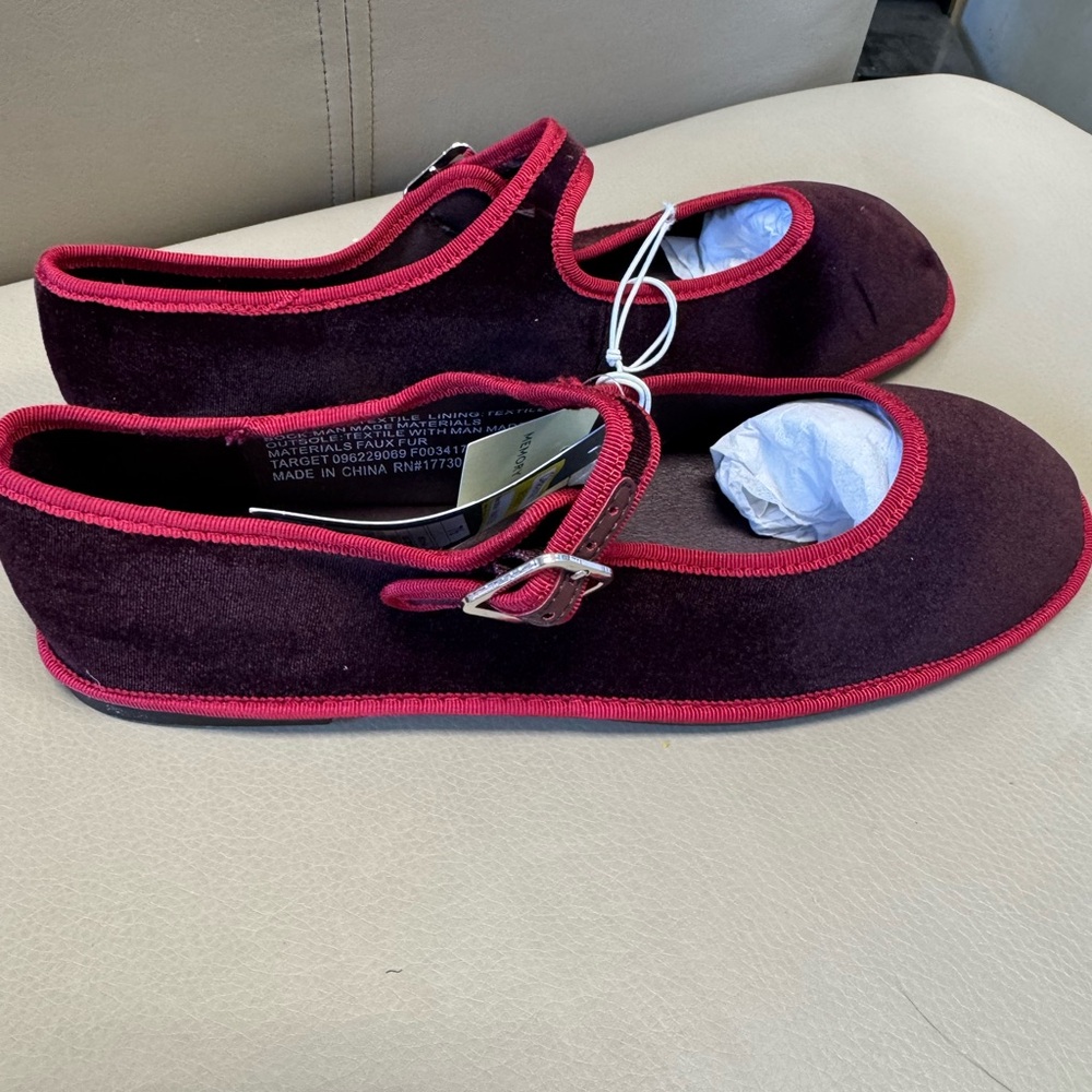 Universal Thread halston Burgundy Velvet Mary Jane Ballet Flats Memory Foam